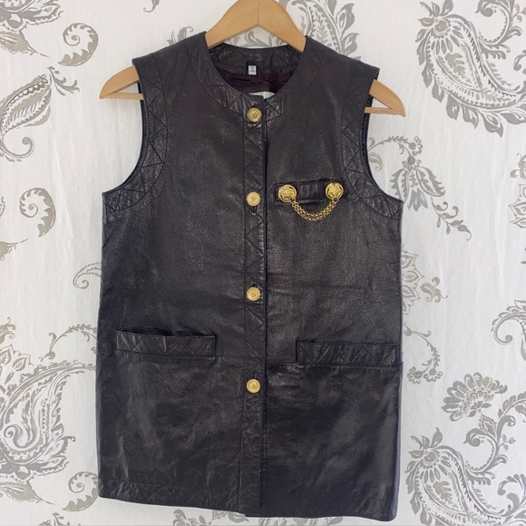 Mitrani Jackets & Blazers - Vintage Mitrani Leather‎ Vest Lion
Head Medallions Size Medium Brown
Rare